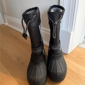 L.L. Bean Kids Black/Grey Snow Boots